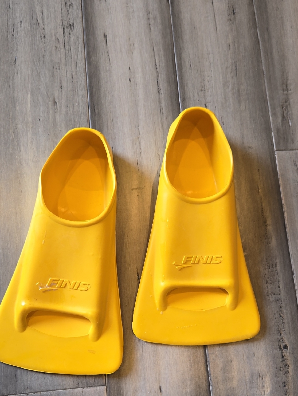 Unisex Yellow Swim Training Fins Male 10 1/2-11 1/2,     Female 11 1/2-12 1/2